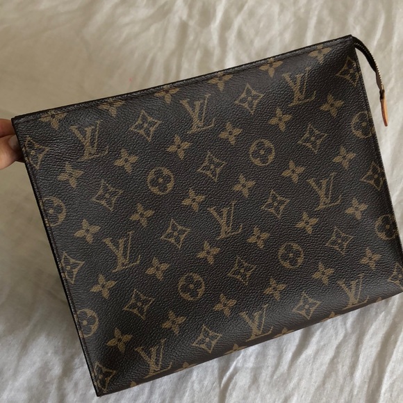 Louis Vuitton Clutch - Picture 1 of 8